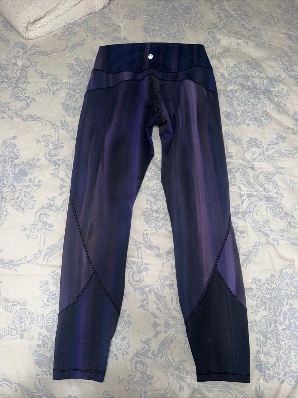 lululemon athletica Purple and Black Spray-Dye Leggings - Picture 4 of 6